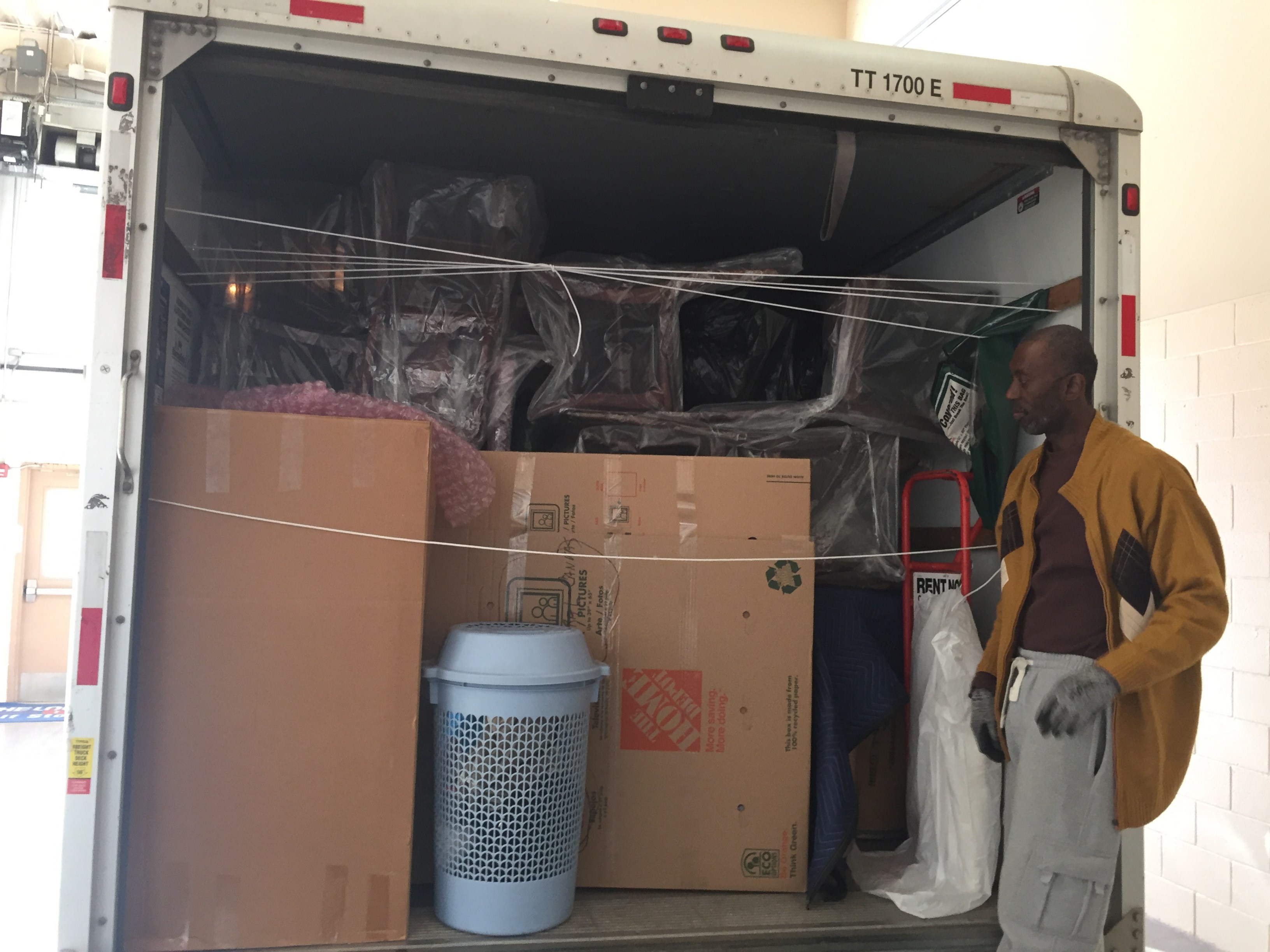 Mover loading boxes into a truck